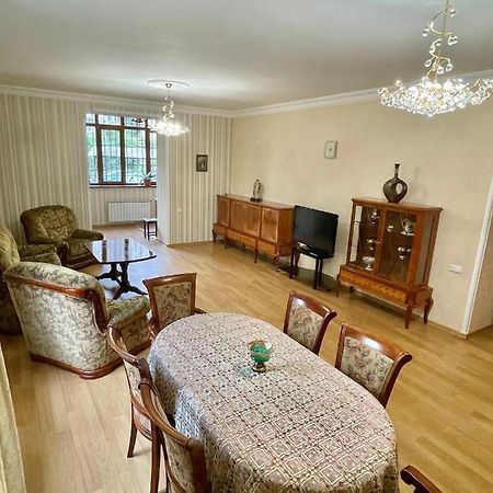 Apartment In The Center Of Γιερεβάν Εξωτερικό φωτογραφία