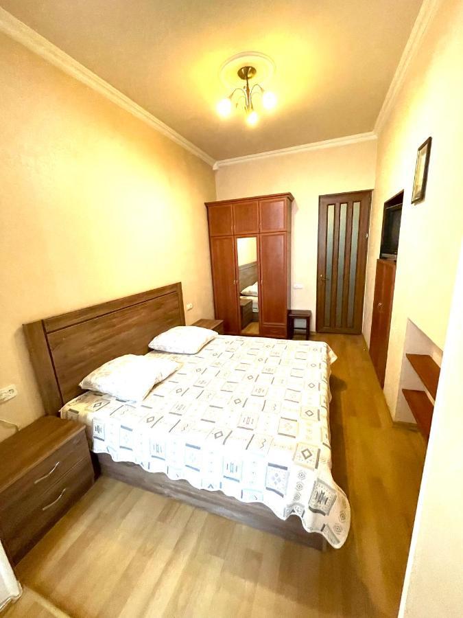 Apartment In The Center Of Γιερεβάν Εξωτερικό φωτογραφία