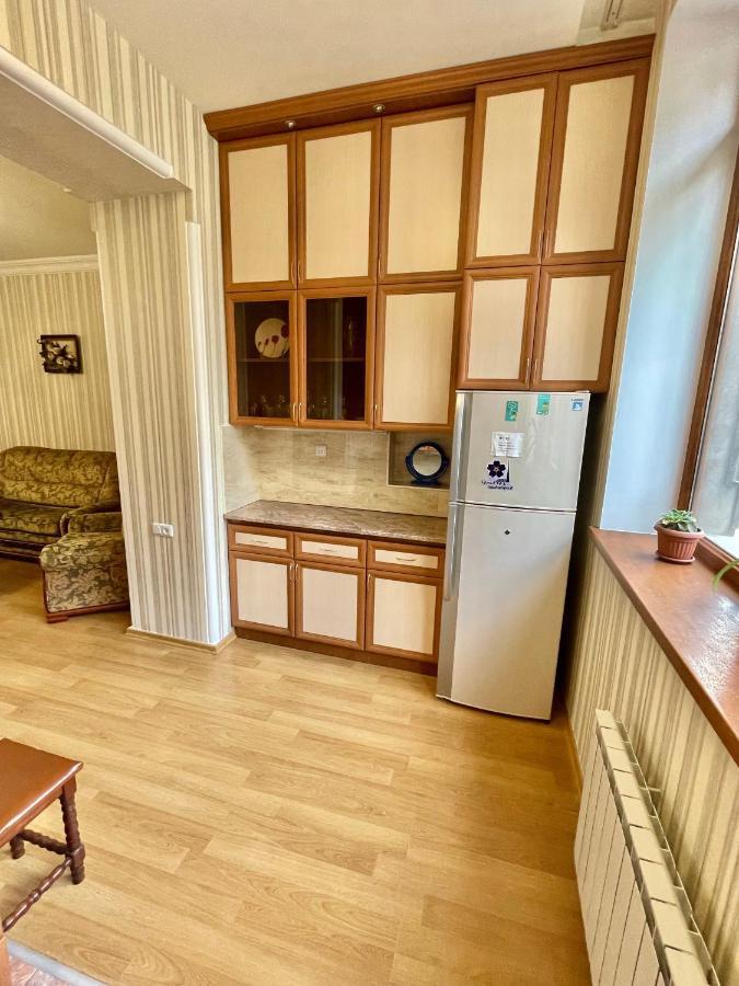 Apartment In The Center Of Γιερεβάν Εξωτερικό φωτογραφία